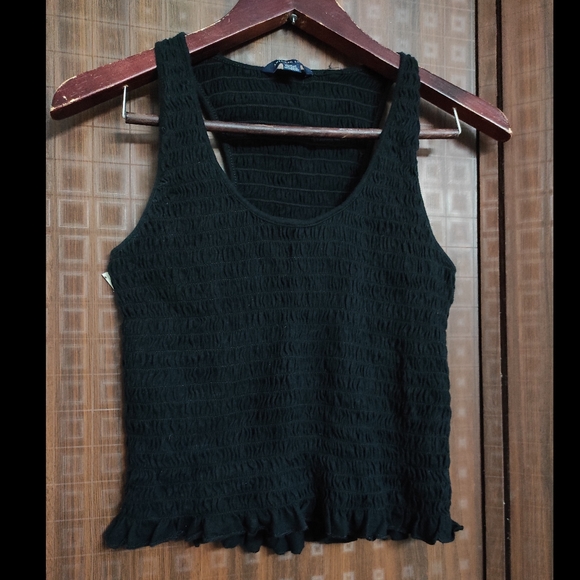Black Smocked Top with Ruffels at the bottom - Picture 5 of 7